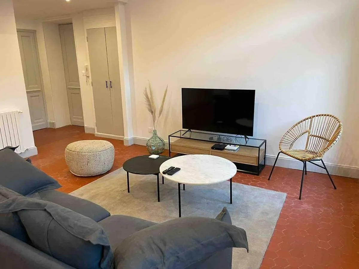 Appartement Entierement Renove Au Coeur D'아비뇽